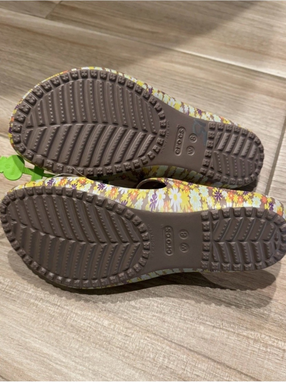 WOMEN'S CROCS KADEE II TRUFFLE/RETRO FLORAL SANDALS 8 - Picture 8 of 9